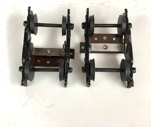 NW2 Switcher Dummy Trucks (1 Pair) with Mounting Platform Assembled New Old Stock PN#601AN - Image 2
